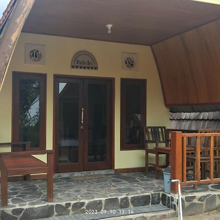 Two One Bungalow Gili Meno Exterior photo